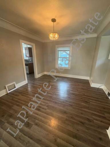 Main picture of 823 Toronto Ave