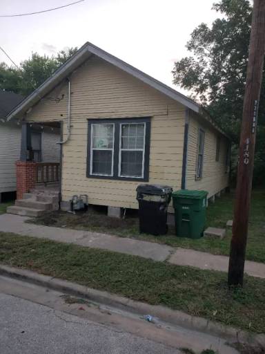 Main picture of 3514 Nagle St