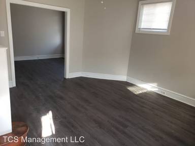 Main picture of 301 W Mentor St
