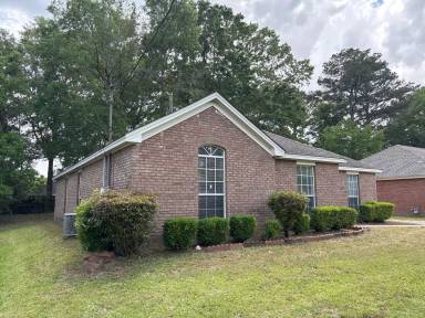 Main picture of 6532 Juniper Tree Ln