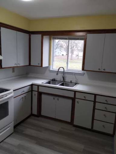 Main picture of 320 4th St SE