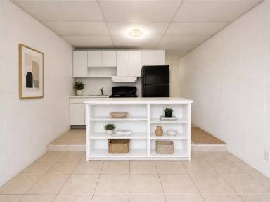 Main picture of 1110 Carswell Ave