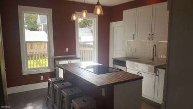 Main picture of 1113 W Indiana Ave