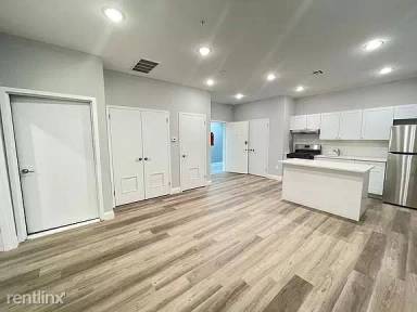 Main picture of 74 Beech St