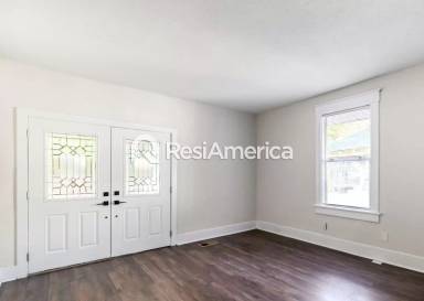 Main picture of 1767 Nelson Ave