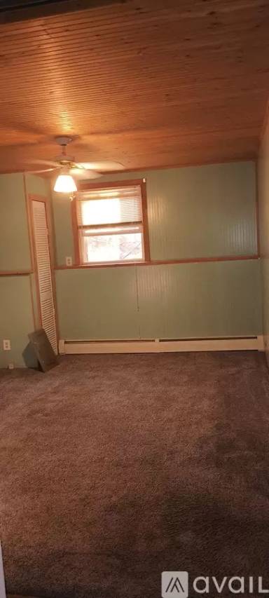 Main picture of 11 Pinecrest Dr