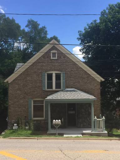 Main picture of 321 N Main St