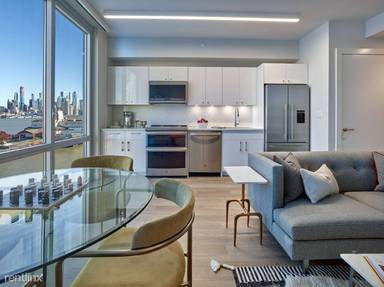 Main picture of 1675 Harbor Blvd