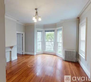 Main picture of 13 Pleasant St