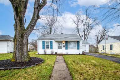 Main picture of 2916 N Victoria Ave