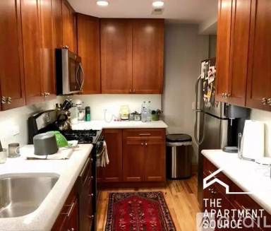 Main picture of 1352 W Carmen Ave