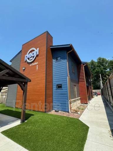 Main picture of 807 S Trenton Ave