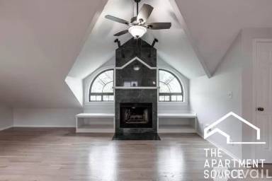 Main picture of 2856 N Southport Ave