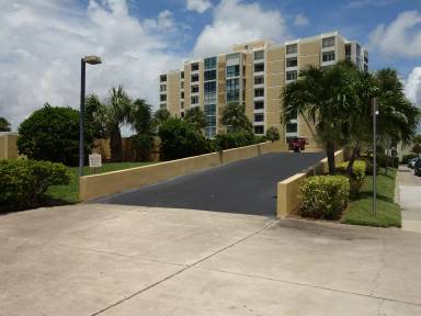 Main picture of 851 Bayway Blvd