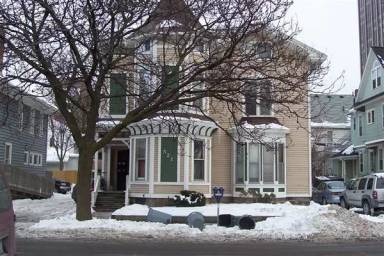 Main picture of 321 S Division St