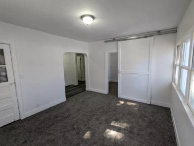 Main picture of 1135 Summit St