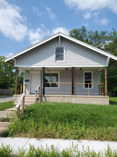 Main picture of 301 E Donald St