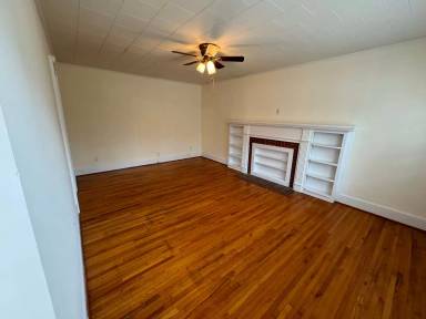 Main picture of 301 Mellon Rd