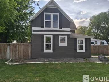 Main picture of 2507 S Canyon St