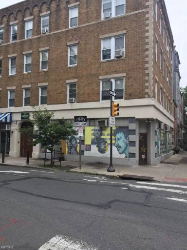 Main picture of 339 S 13th St