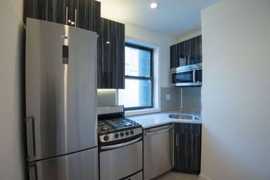 Main picture of 190 EAST 2ND St