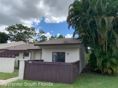 Main picture of 61 Seminole Ct W