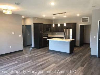 Main picture of 3405 Aurora Ave