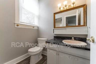 Main picture of 906 Laurel St