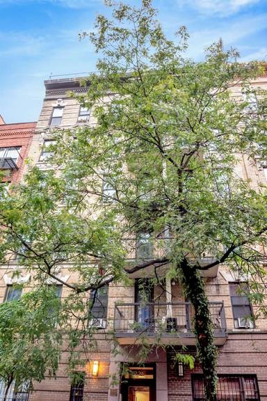 Main picture of 226 E 25th St