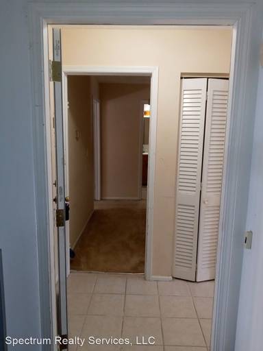 Main picture of Colonial Point Condominiums