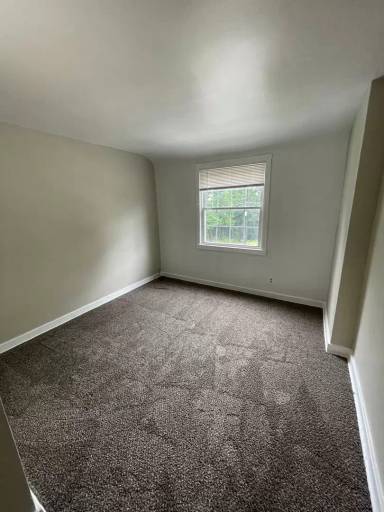 Main picture of 272 Oak Dr