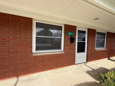 Main picture of 335 W Jefferson St