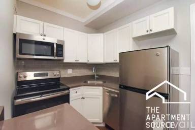 Main picture of 817 W Lakeside Pl