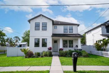 Main picture of 2604 W Saint John St