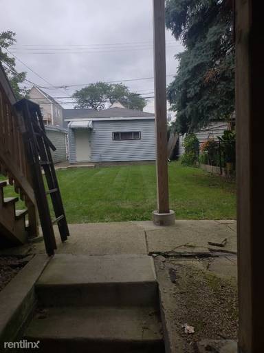 Main picture of 3650 W Diversey Ave