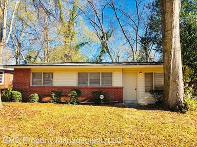 Main picture of 2441 Spruce Curv