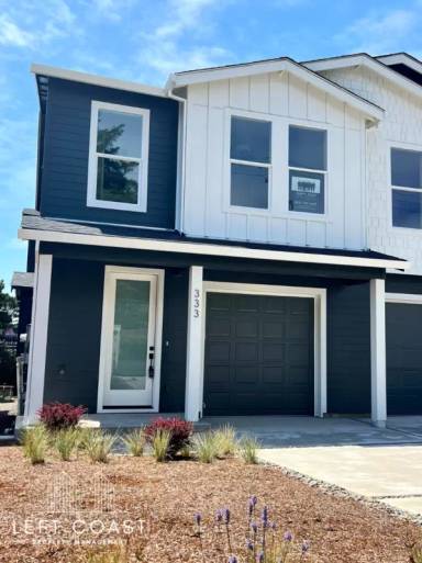 Main picture of 333 SE Jetty Ave