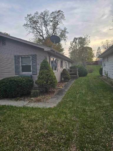 Main picture of 8570 Country Club Dr