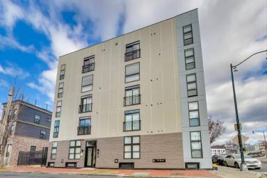 Main picture of 1100 Bladensburg Rd NE