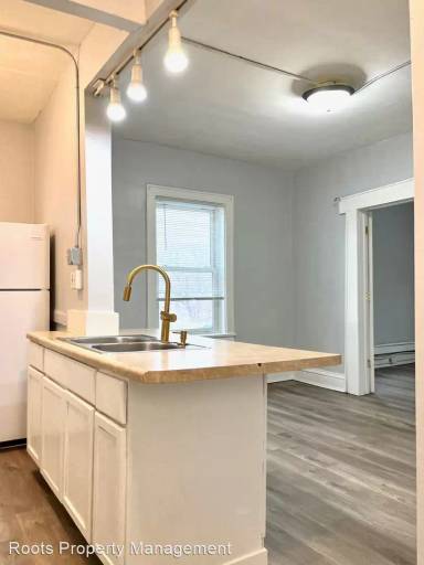 Main picture of 1818 Park Ave