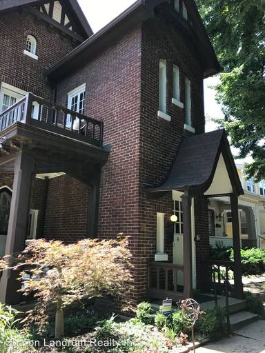 Main picture of 1064 Everett Ave