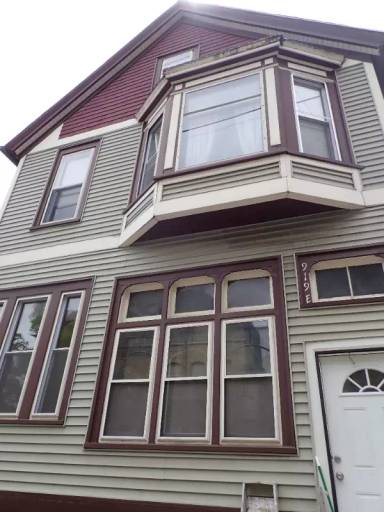 Main picture of 919 E Clarke St
