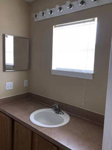 Main picture of 338 Greenwich Ct