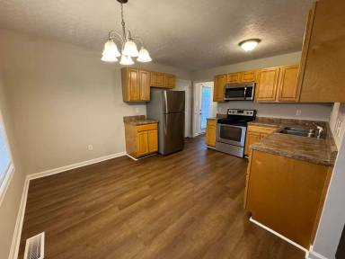 Main picture of 318 Sandy Ct
