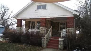 Main picture of 2921 E 52nd St