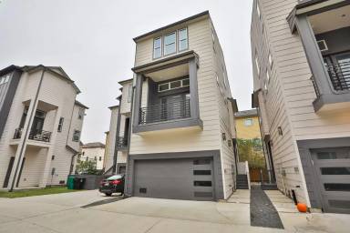Main picture of 1537 W 24th St