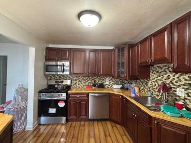 Main picture of 109 14th Ave S