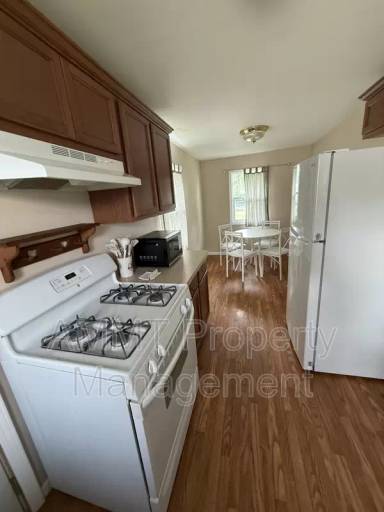Main picture of 1204 8th St NW