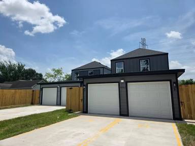 Main picture of 4702 Baton Rouge St