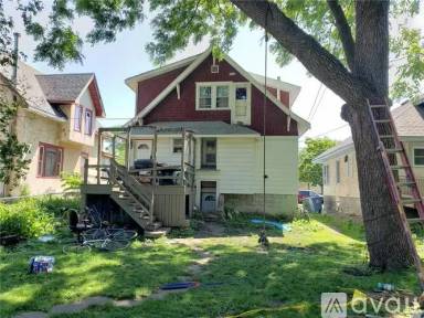 Main picture of 1099 17th Ave SE